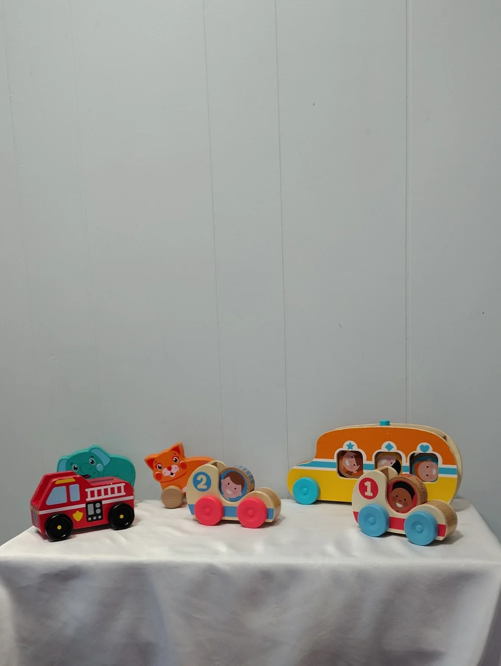 Melissa & Doug Wooden Vehicle & Animal Toy Bundle‎ Fire Truck Go Cars Bus